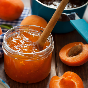 Confiture préparée avec des abricots Bergeron frais