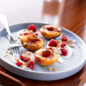 Délicieux dessert fait avec des abricots Précoce de Saumur frais