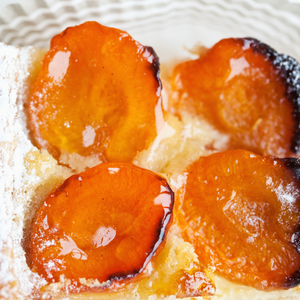 Savoureux dessert préparé avec des abricots Tardif de Tain Rouge frais