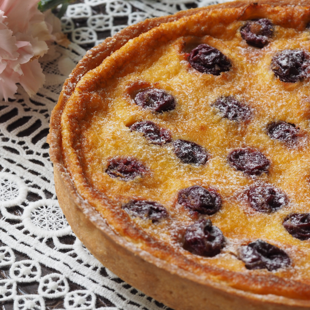 Savoureux dessert préparé avec des cerises Bigarreau Summit fraîches