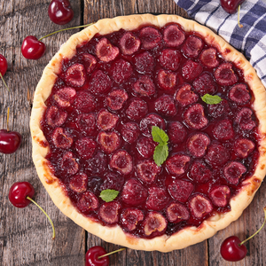 Délicieuse tarte dessert réalisé avec des cerises Lapins fraîchement cueillies