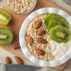 Savoureux dessert préparé avec des kiwis Hayward bien frais