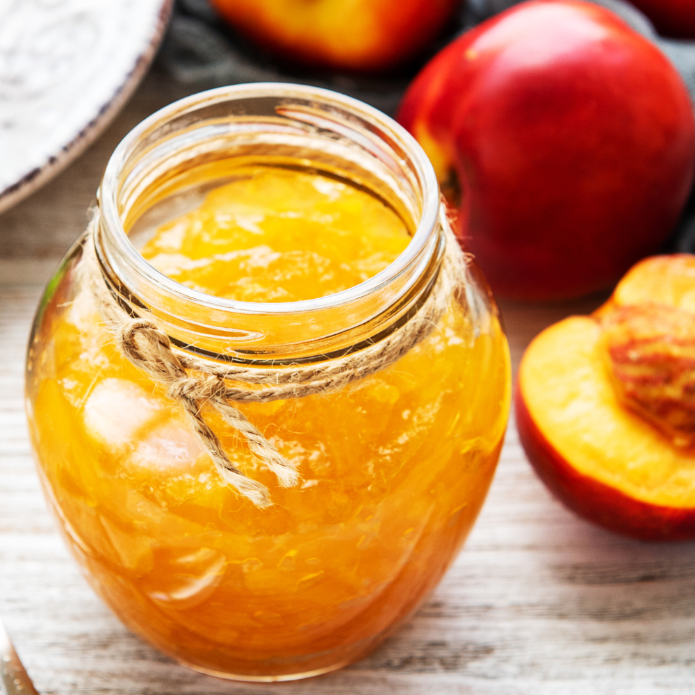 Savoureux dessert préparé avec des nectarines Fantasia bien fraîches