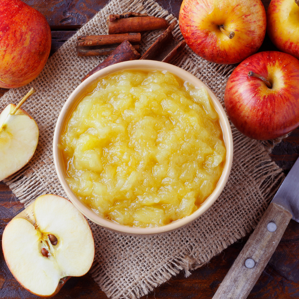 Savoureuse compote dessert préparée avec des pommes Cox's Orange Pippin, apportant une touche d'acidité et de douceur.
